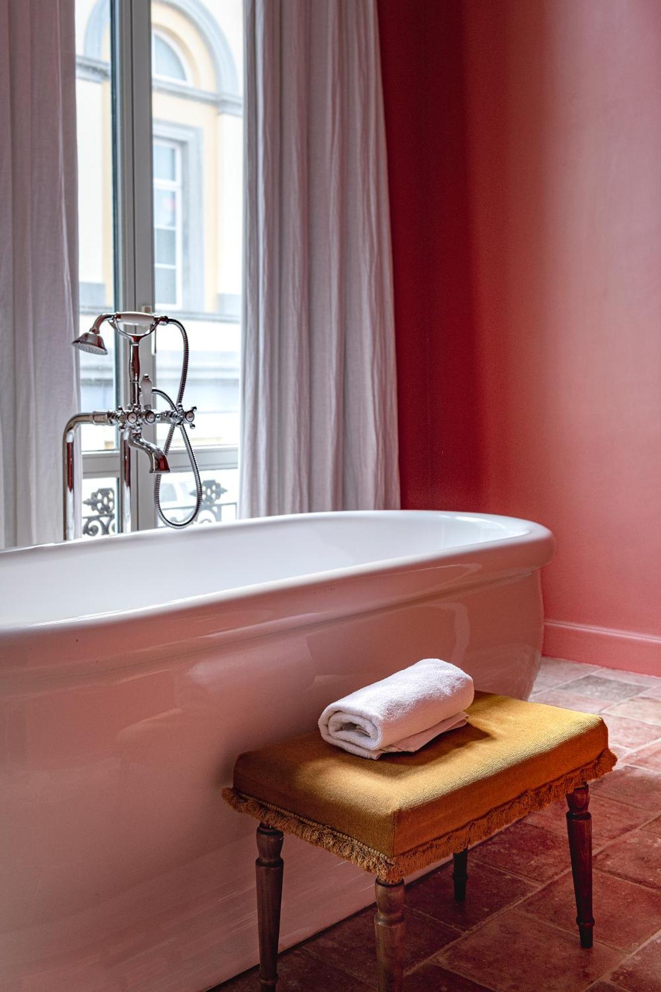 The Bank 1869 - Unique Guestrooms In The Historic Center Of 브뤼헤 외부 사진